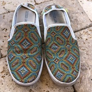 Design lab embroidered slip on 8.5